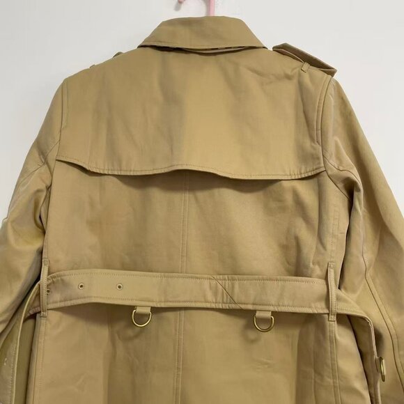 Streamlined trench with back slit and waist belt - Picture 9 of 14